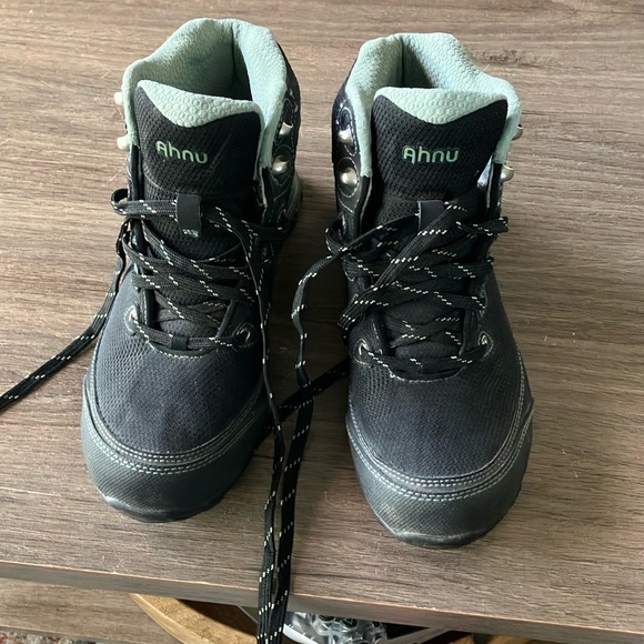 🔥🔥🔥TEVA AHNU SUGARPINE II women’s hiking boots🔥🔥🔥 - Picture 3 of 7